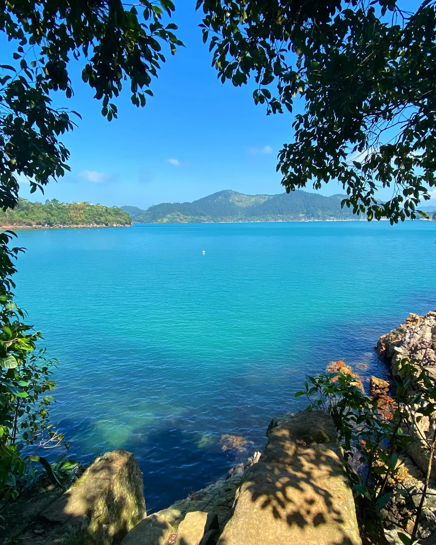 Cenário de ensaio gestante — foto autoral de Renan Life, Ubatuba