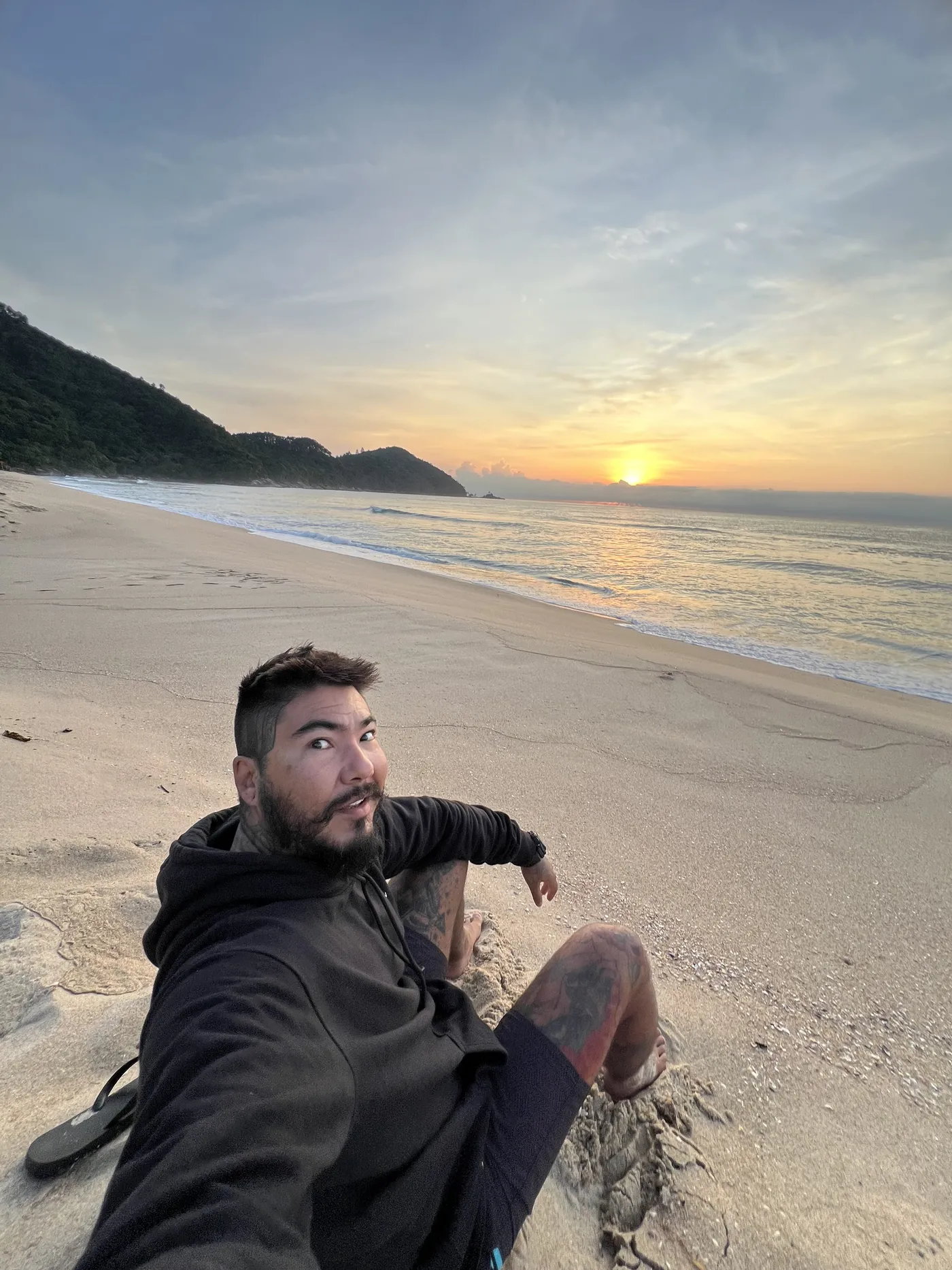 Nascer do sol para ensaio — foto autoral de Renan Life, Ubatuba