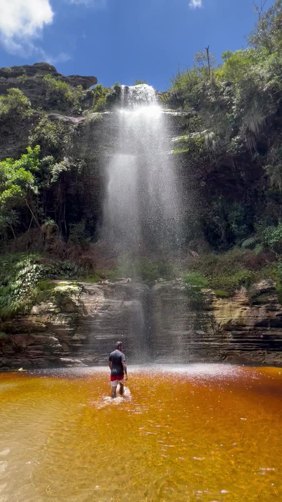 Cachoeirinha e o poço de água cor de mel no Parque Estadual do Ibitipoca