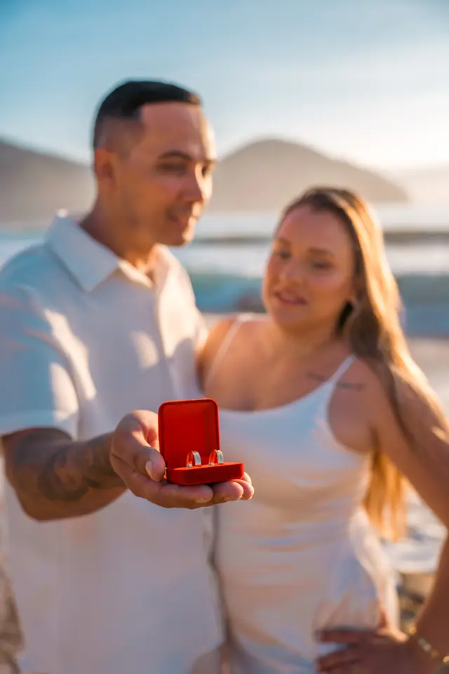 Pedido de casamento na praia em Ubatuba, foto de Renan Life fotógrafo