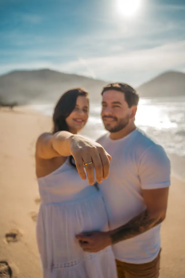 Ensaio de casal na praia em Ubatuba, foto de Renan Life fotógrafo