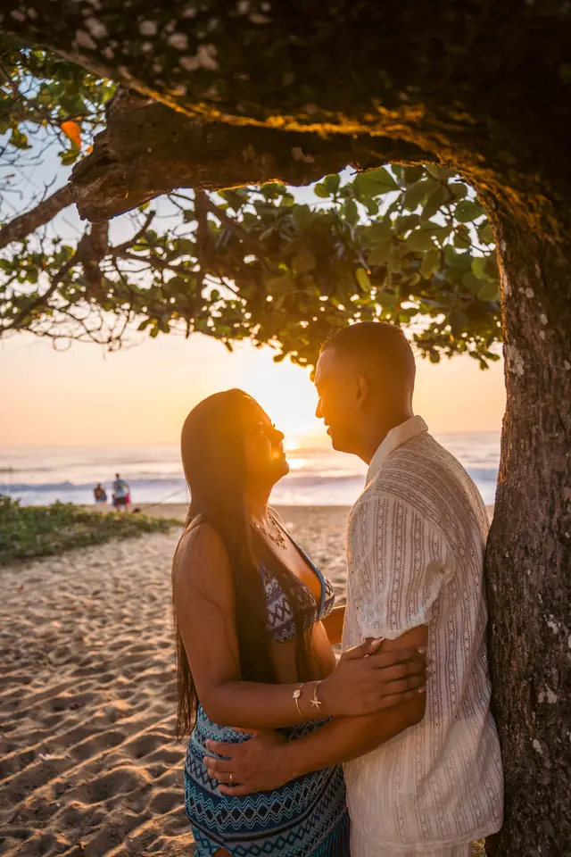 Ensaio de casal na praia em Ubatuba, foto de Renan Life fotógrafo