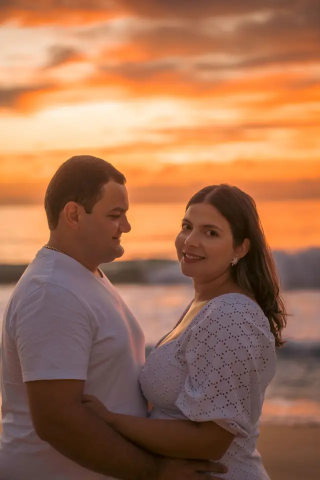 Ensaio de casal na praia em Ubatuba, foto de Renan Life fotógrafo