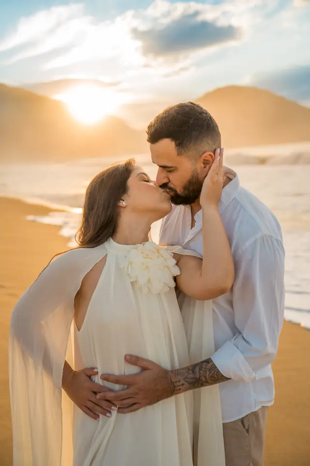 Ensaio de casal na praia em Ubatuba, foto de Renan Life fotógrafo