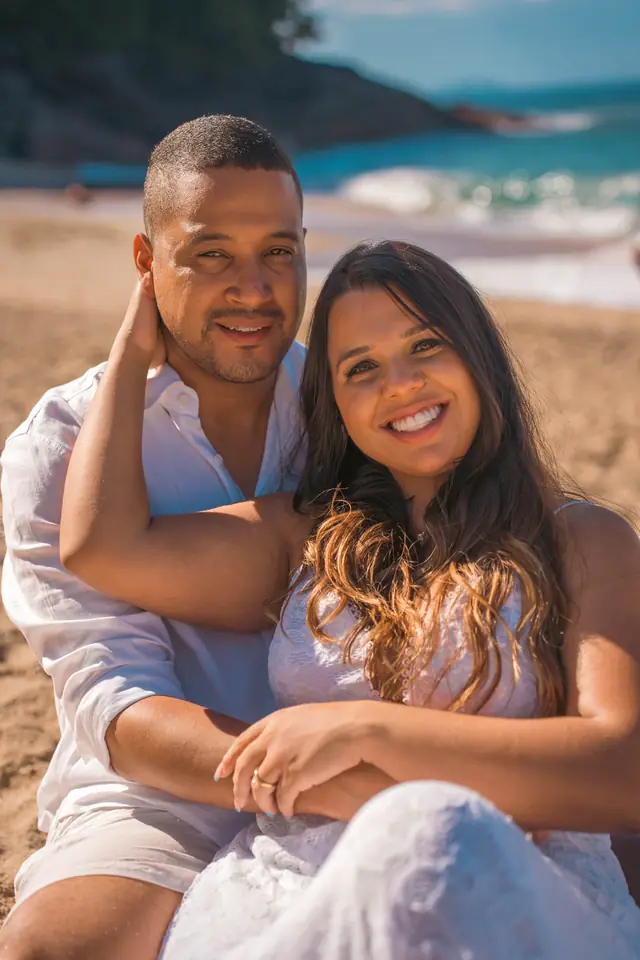 Ensaio de casal na praia em Ubatuba, foto de Renan Life fotógrafo