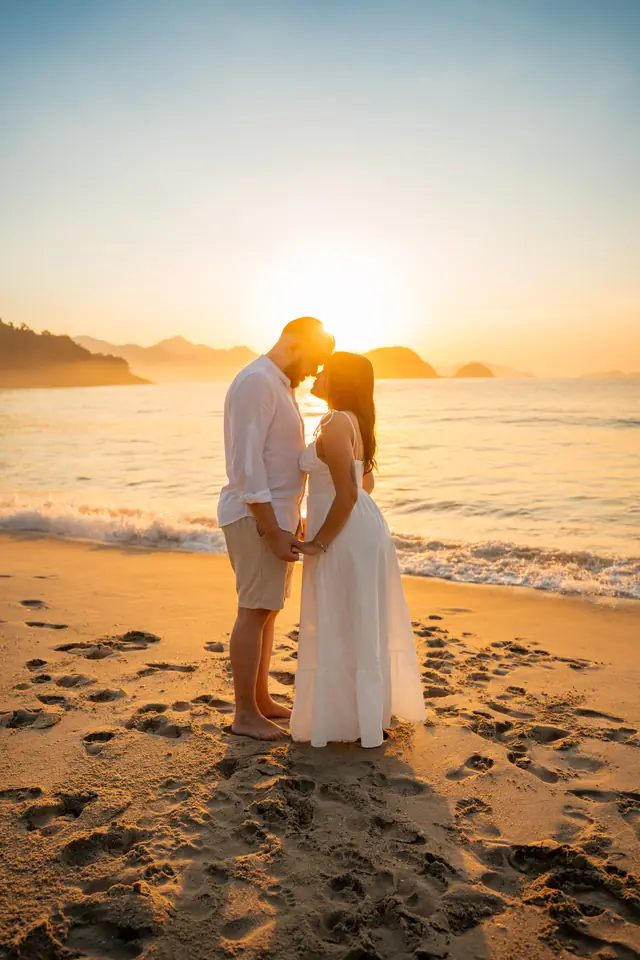 Ensaio de casal na praia em Ubatuba, foto de Renan Life fotógrafo