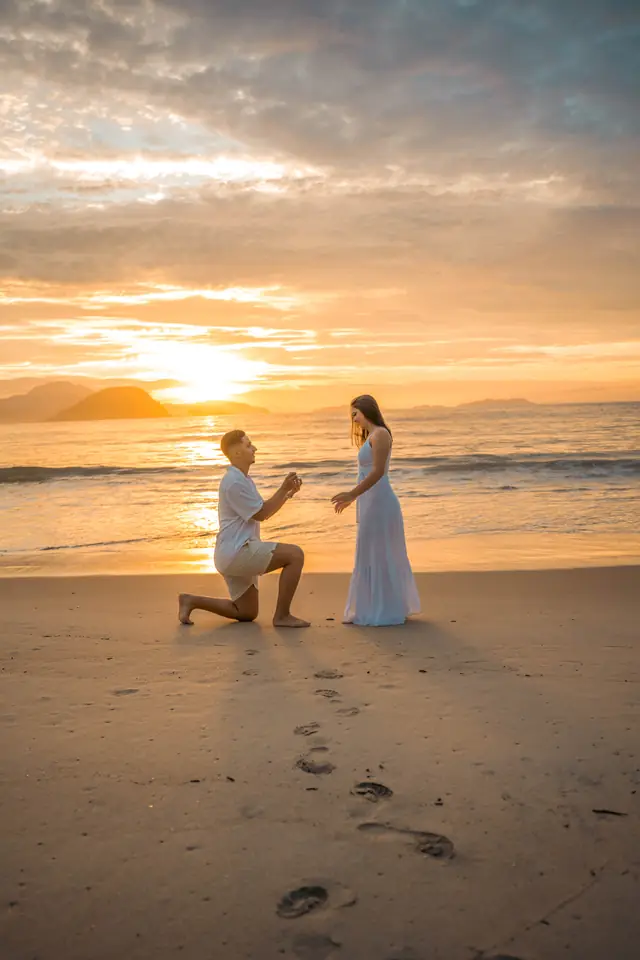 Pedido de casamento na praia em Ubatuba, foto de Renan Life fotógrafo