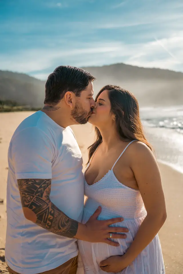 Ensaio de casal na praia em Ubatuba, foto de Renan Life fotógrafo