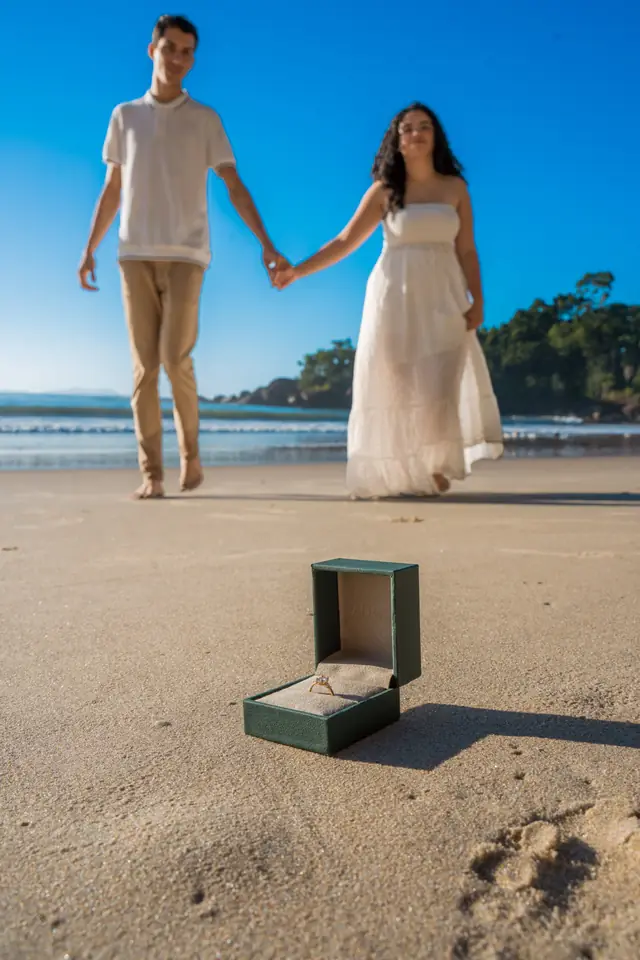 Pedido de casamento na praia em Ubatuba, foto de Renan Life fotógrafo