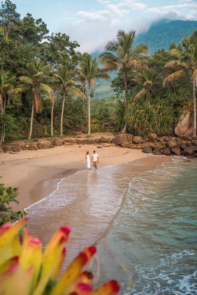 Pedido de casamento na praia em Ubatuba, foto de Renan Life fotógrafo