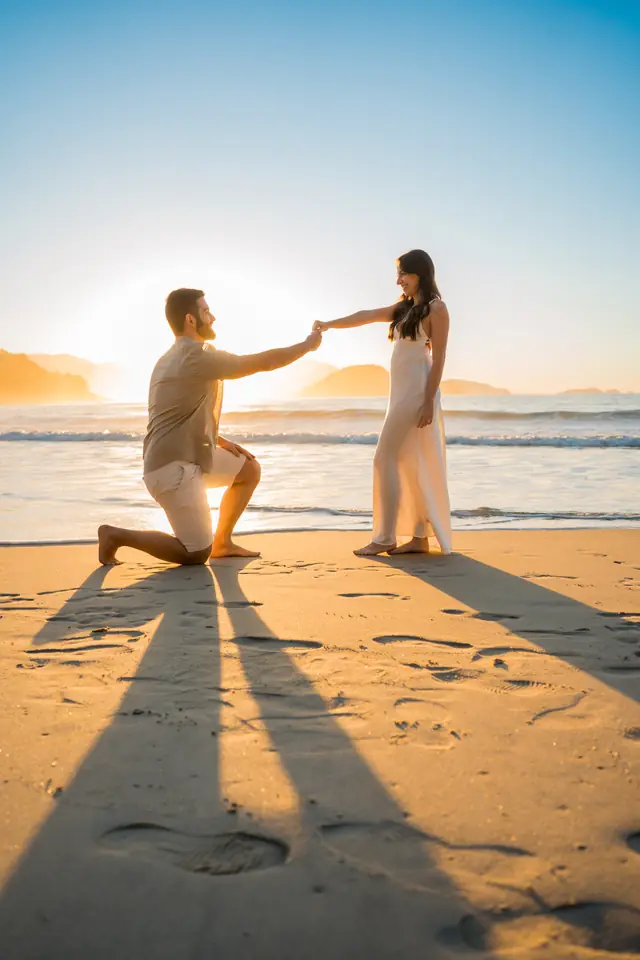 Ensaio de casal na praia em Ubatuba, foto de Renan Life fotógrafo