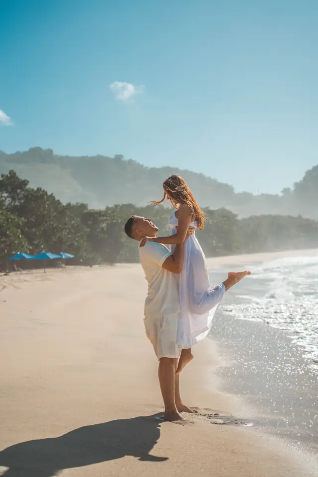 Pedido de casamento na praia em Ubatuba, foto de Renan Life fotógrafo
