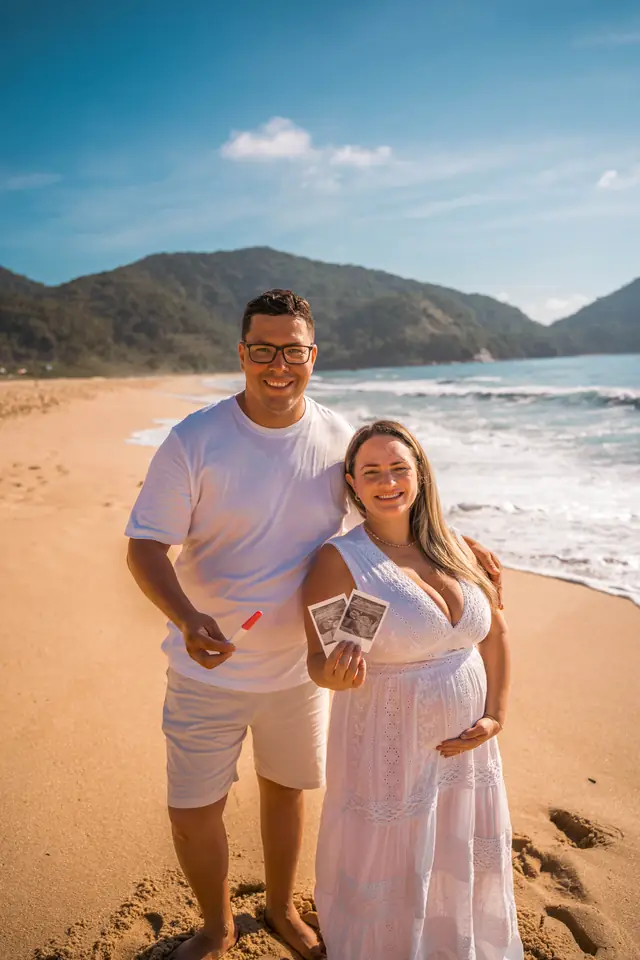 Ensaio de casal na praia em Ubatuba, foto de Renan Life fotógrafo