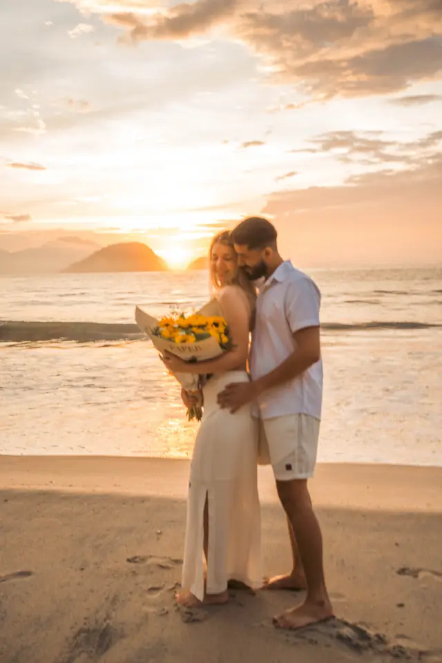 Ensaio de casal na praia em Ubatuba, foto de Renan Life fotógrafo