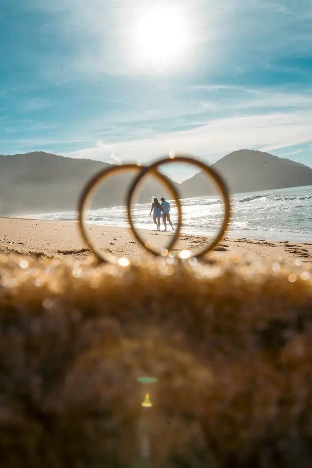 Ensaio de casal na praia em Ubatuba, foto de Renan Life fotógrafo
