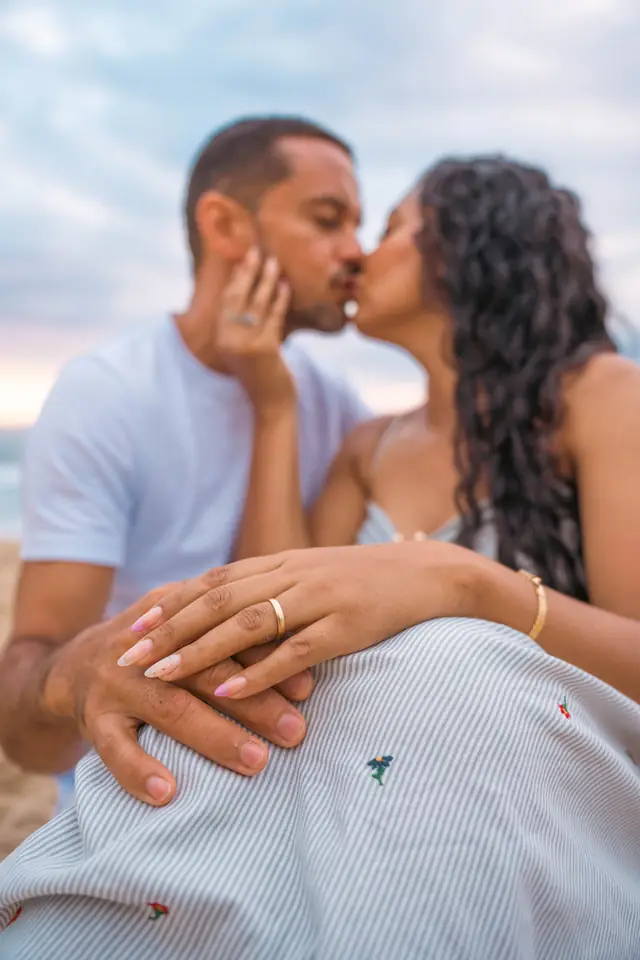 Ensaio de casal na praia em Ubatuba, foto de Renan Life fotógrafo