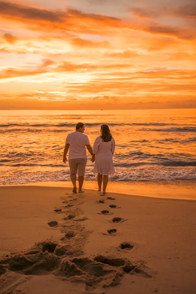 Ensaio de casal na praia em Ubatuba, foto de Renan Life fotógrafo