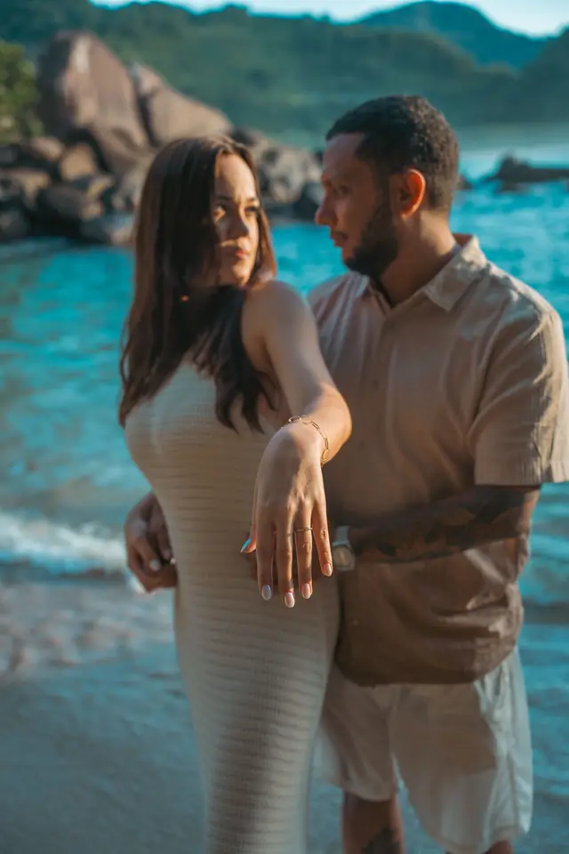 Pedido de casamento na praia em Ubatuba, foto de Renan Life fotógrafo