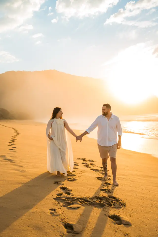 Ensaio de casal na praia em Ubatuba, foto de Renan Life fotógrafo
