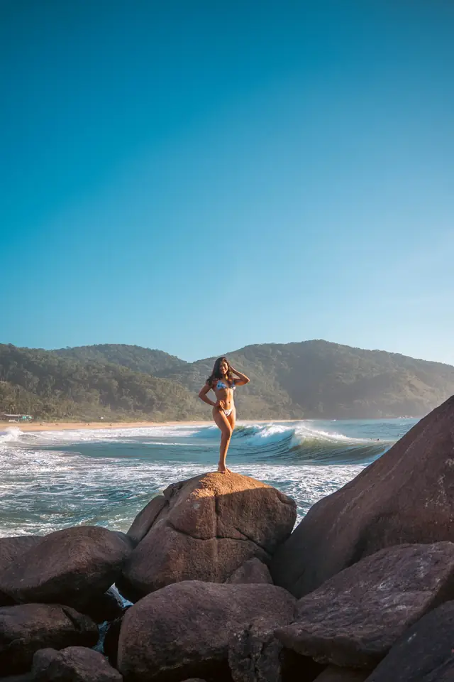 Ensaio de casal na praia em Ubatuba, foto de Renan Life fotógrafo