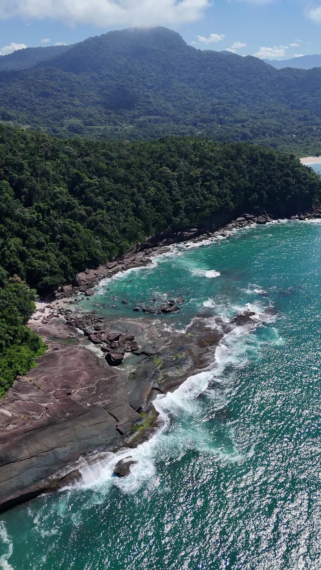 Praia das Conchas vista do drone, Ubatuba